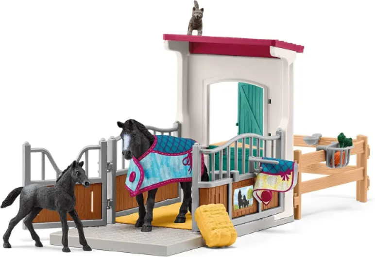 42611 Horse Club – Box pour Cheval avec Jument et Poulain, Coffret avec 21 éléments Inclus Dont 2 Chevaux, Coffret Figurines pour Enfants dès 5 Ans