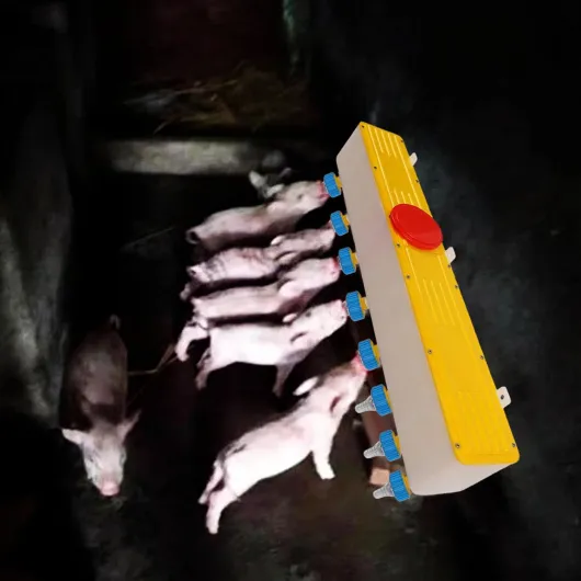 Mangeoire à Boissons en Silicone pour Agneau, Seau d'alimentation Mural pour Lait de Bétail de 10 L avec 8 Tétines, Idéal pour Allaiter Les Animaux d'agneau