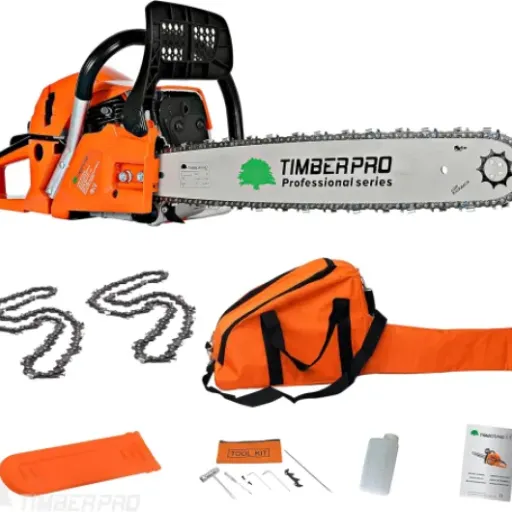 Test TRONÇONNEUSE THERMIQUE 61,5 CM³ Timberpro : la grosse bûcheuse pas chère mais à surveiller