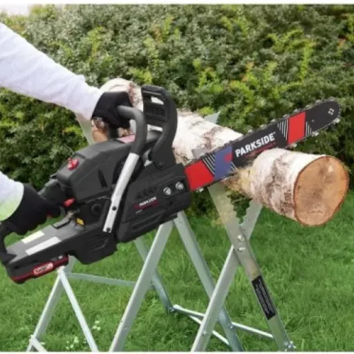 Test PARK SIDE PERFORMANCE PPBKS 56 : la tronçonneuse thermique qui fait le job sans trop de manières