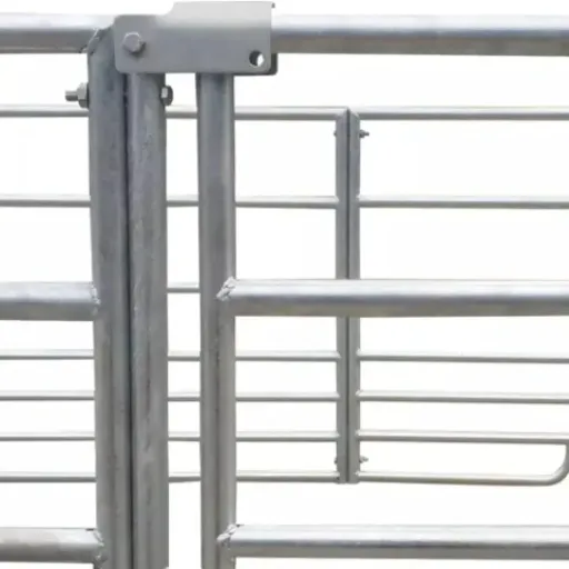 Test Homgoday Parc à moutons 4 panneaux : un petit enclos galvanisé qui fait le job pour du temporaire